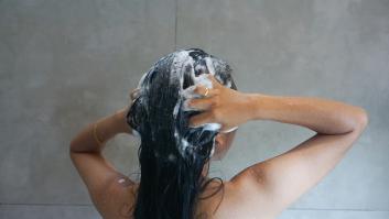 Llega a Madrid, se lava el pelo con el agua de esa ciudad y lanza un mensaje que traerá cola