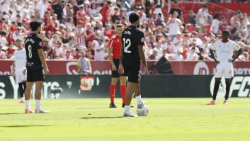 Lo que se ve en televisión al inicio del Sevilla-Mallorca es para indignarse, y mucho