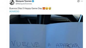 Enseña la nota que le ha dejado un vecino en el coche por aparcar en su plaza de garaje