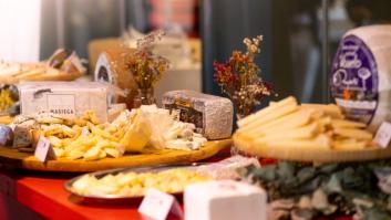 Este es el mejor queso artesanal de España: se elabora en Asturias, se amasa manualmente y tiene unos curiosos sellos