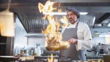 Joe Lusted, experto en carnes: "Para cortes enteros de cerdo, como chuletas, basta con calentarlos a 63 °C, taparlos y dejarlos reposar cinco minutos"