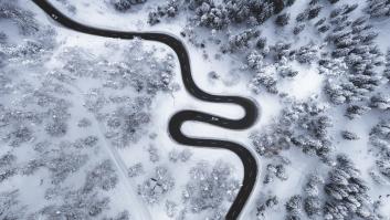 Una serpiente en la nieve sorprende a unos excursionistas y los expertos salen a aclarar la razón de su aparición