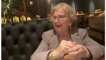 Lleva a su abuela a un restaurante caro y lo que le pide al camarero es para verlo dos veces