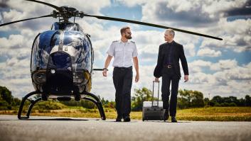 Una flota de helicópteros de ricos irrumpe en el pueblo apacible para comprar bocadillos y se desata la pelea vecinal