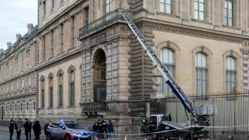 La policía francesa detiene a dos sospechosos por el robo en el museo Louvre