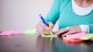 Deja una nota a su abuela antes de que despierte: la razón lleva ya 25.000 'me gusta'