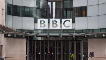 Destacan lo que se emitió en la BBC durante la marcha de Valencia y hacen esta comparación: "Sin palabras"