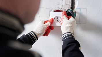 Sara, joven española que vive en Zúrich, alerta a estos profesionales: "Trabaja allí porque se cobra hasta 270 euros la hora"