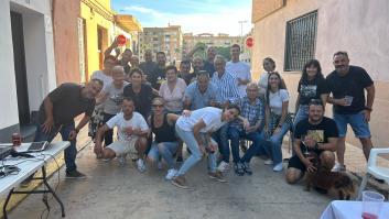 Un año de 'la foto de la esperanza': hablan los protagonistas de la comida que iluminó el horizonte tras la DANA