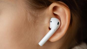 Un otorrino avisa: si usas este tipo de auriculares, hay algo que debes saber