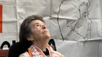 Maricarmen, la vecina de 87 años a la que quieren desahuciar, tras suspenderse el desalojo: "Voy a seguir luchando"