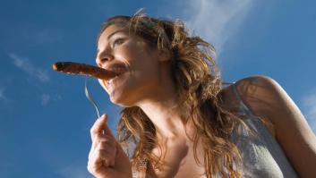 Revelan lo que comemos cuando elegimos salchichas de cerdo: hay carne de ave entre otras sorpresas