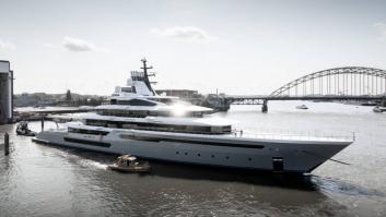 Emerge en los mares el superyate Leviatán de 432 millones de euros con garaje de submarinos, hospital y 450 kms de cableado