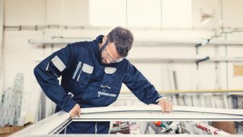 Sergio Menéndez, carpintero de aluminio, sobre el menosprecio de los jóvenes a la metalurgia: "Esta profesión está bien pagada y hay siempre trabajo"