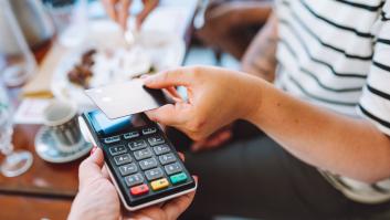 Un músico de EEUU llega a España, come en un restaurante y cuando le traen la cuenta escribe un mensaje que deja a muchos desconcertados