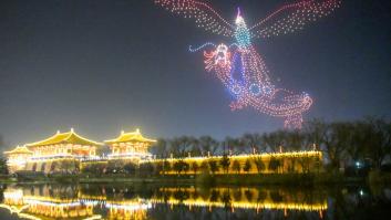 China establece un nuevo récord mundial por su gran exhibición al lanzar 15.947 drones a la vez controlados por un solo ordenador