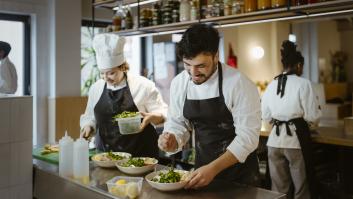 Come en un restaurante recomendado por la guía Michelin por 3 euros y sentencia: "Hay algo que me estoy perdiendo"