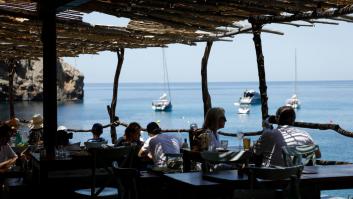 Una trabajadora de una empresa de Mallorca revela la afición que nunca ha cambiado en los turistas británicos: "No ha cambiado en mis 26 años de experiencia"