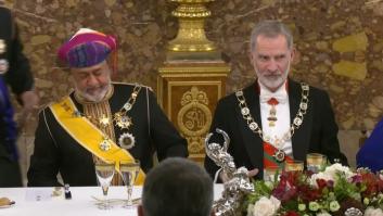 Esta imagen de Felipe VI y el sultán de Oman llama poderosamente la atención por un detalle: ha pasado más veces