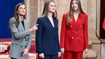 El cambio de Letizia y el ejemplo para Leonor y Sofía: así se ha convertido el traje en el uniforme de la familia real