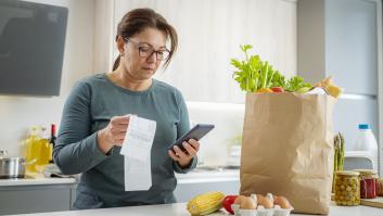 Una mujer de 52 años tiene ahorrados 25.000 euros, pero no se atreve a darse ni un capricho: "Si compro algo bonito, inmediatamente me arrepiento"