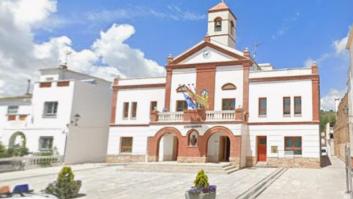 Polémica por la difusión de un calendario franquista por parte de un alcalde de Vox en Jaén