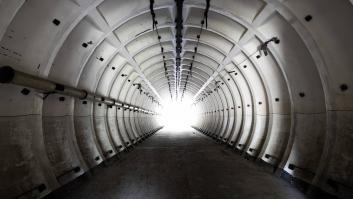 Se infiltran en la base militar antigua más grande del mundo, abandonada pero aún protegida, y lo que descubren les deja sin palabras