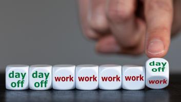 Un empresario tiene una idea en plena sauna, impone una semana laboral de cuatro días y así están los trabajadores tras dos años de experimento