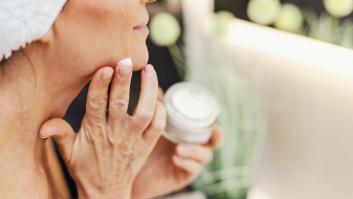 Los consejos de una dermatóloga para proteger la barrera cutánea cuando llega el frío