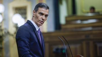 Sánchez ve "doloroso" que Juan Carlos I haga "loas del dictador Franco" en sus memorias