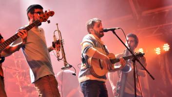 Detrás del hito histórico de Oques Grasses, el grupo que ha igualado las 220.000 entradas de Coldplay cantando en catalán