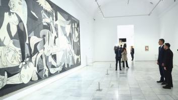 Zelenski y Sánchez, ante el Guernica: la simbólica imagen de la alianza entre España y Ucrania
