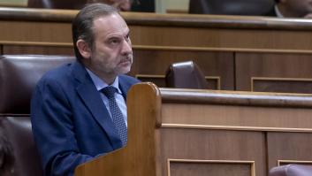 Ábalos en su escaño durante una sesión parlamentaria