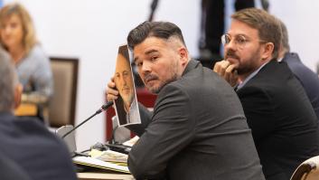 Rufián no se calla y responde a las críticas recibidas por su 'interrogatorio' a Mazón: "Los que le han llamado..."