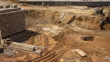 Los trabajadores se topan con 1.444 toneladas de oro y las autoridades irrumpen para que nadie sepa su localización