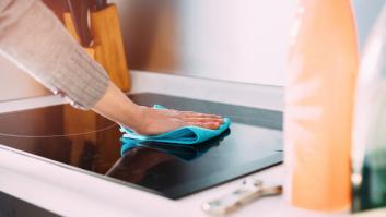 Muchos usan estos productos de limpieza para la vitrocerámica y resulta que es un gran error