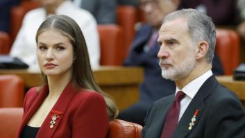 La Familia Real se reúne al completo, pero hay quien se está fijando en esta foto de los reyes y sus hijas