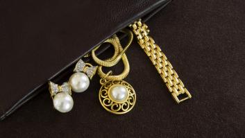 Juzgan a una exenfermera que estafó al Banco Nacional de su país con 21 kilos de oro y 700 piedras preciosas