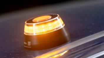 Ilumínate: todo lo que necesitas saber sobre la baliza V16 que sí o sí hay que llevar en el coche desde el 1 de enero