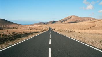 Se llevan las manos a la cabeza por lo que se arroja en carreteras: "Recogimos 52 botellas de orina a lo largo de 300 metros"
