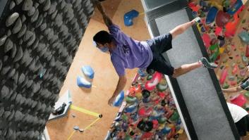 Un joven jubilado instala un rocódromo de alta tecnología en su casa y lo abre a los escaladores locales: "La diferencia es enorme con varias personas"