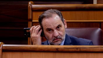 El ingreso en prisión de Ábalos, en la prensa mundial: "Malas noticias para Sánchez"