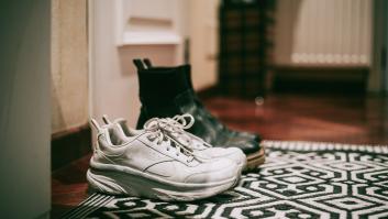 Álvaro Fernández, farmacéutico: "El 99% de los zapatos analizados tienen materia fecal. Si se anda con ellos por casa, se esparce"