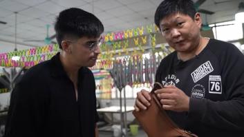 Viaja a China para conocer al rey de las falsificaciones y se queda sin palabras al entrar en su fábrica y descubrir la cifra real que factura copiando bolsos de lujo: "Gana 30 millones al año"