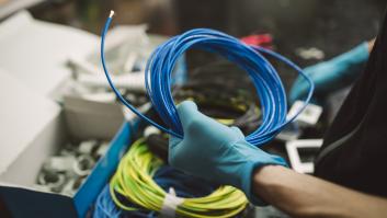 Un electricista hace las cuentas de lo que cuesta mantener su negocio y revela la cifra exacta que debe ingresar para empezar a ganar algo: "Tengo que facturar mínimo 5.000 euros al mes"