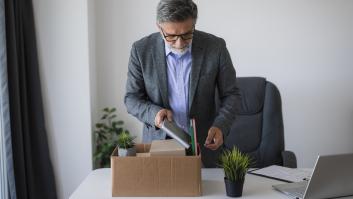 Le despiden y sustituyen a sus 56 años tras 35 años de lealtad, activa el contraataque legal y se acaba embolsando 60.000 euros