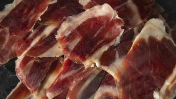El pueblo español que vuelve a hacer récord con la ración de jamón ibérico de bellota más grande del mundo