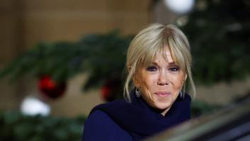 Lío monumental en Francia después de que Brigitte Macron llame "puñeteras gilipollas" a un grupo de feministas