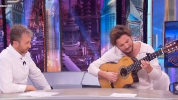 Manuel Carrasco abre 'El Hormiguero' con un homenaje a Robe Iniesta: "Un ejemplo de muchas cosas"