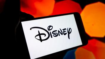 Foto de archivo del logo de Disney en un teléfono móvil.